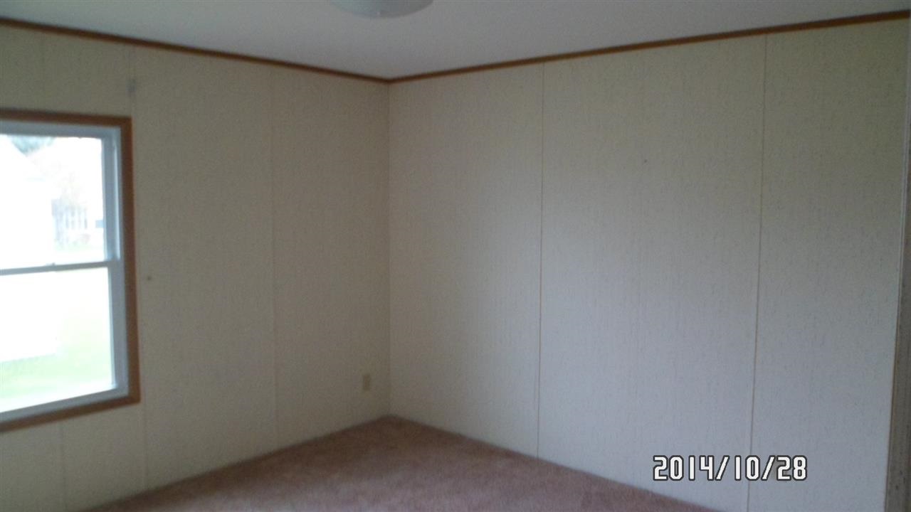 915 W Mill St, Ossian, IN 46777 photo 9