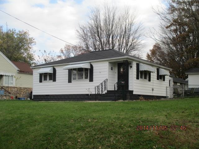 704 N Line St, Loogootee, IN 47553 photo 2