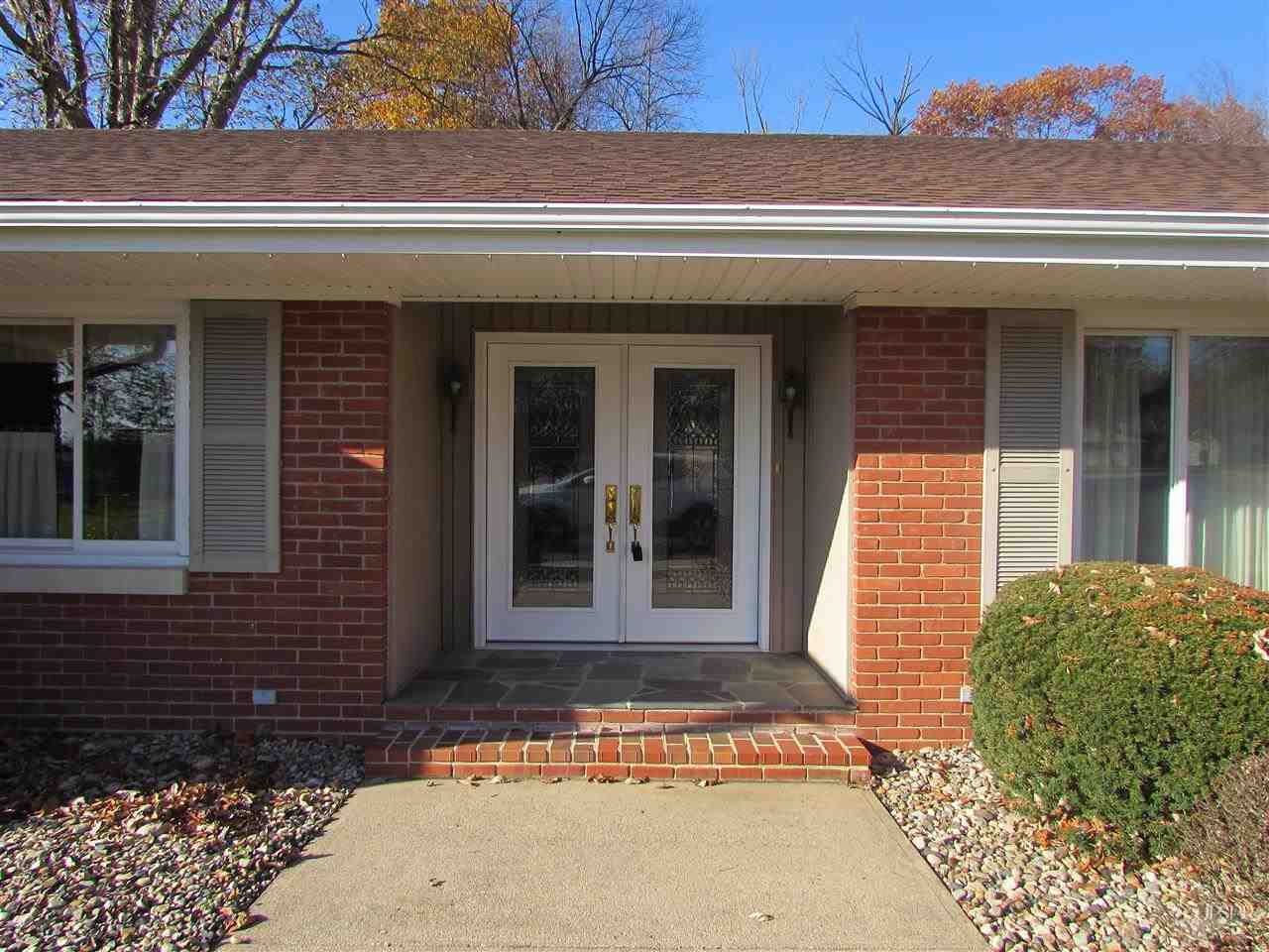 460 W Gates Rd, Columbia City, IN 46725 photo 2