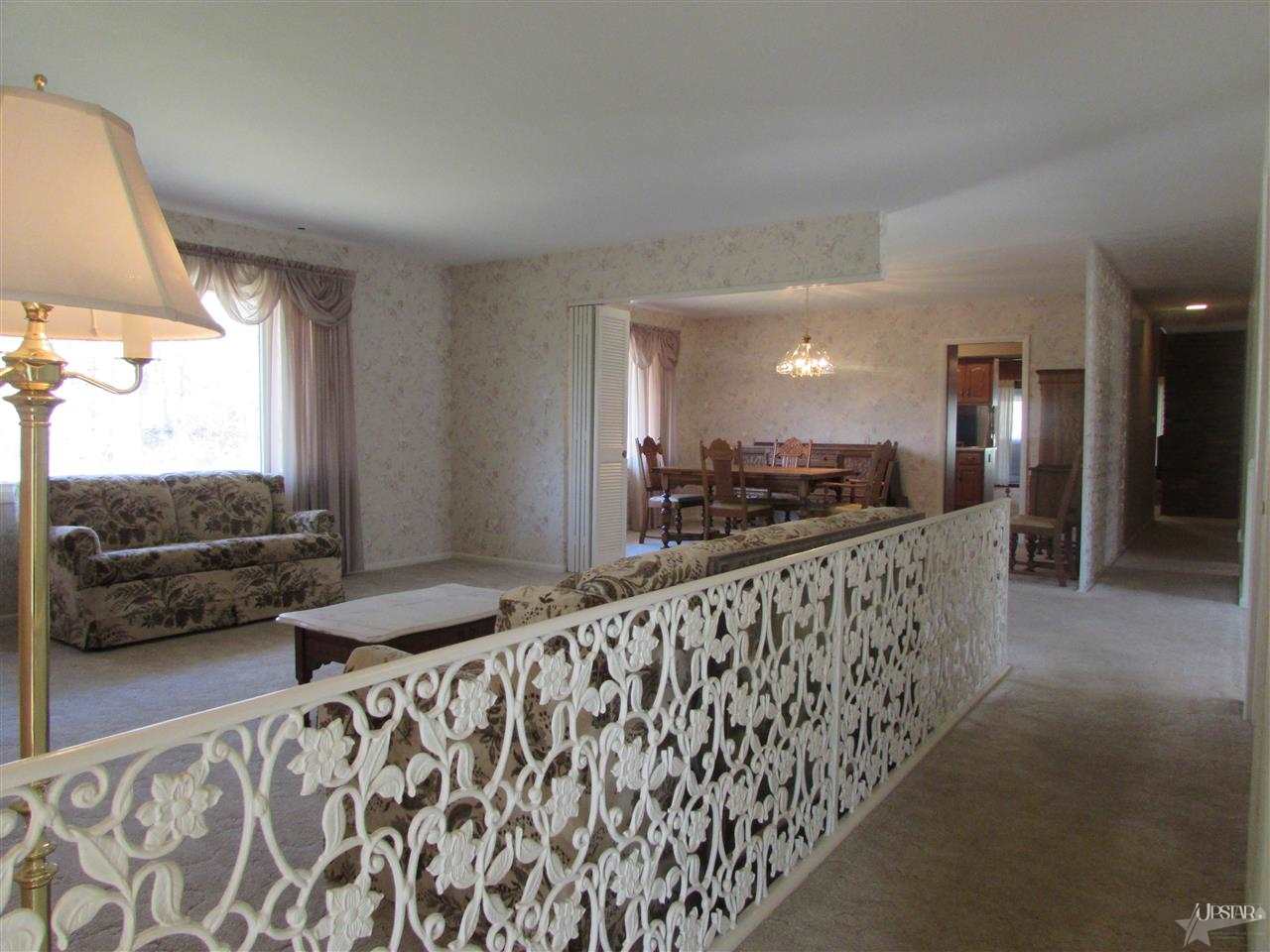 460 W Gates Rd, Columbia City, IN 46725 photo 5