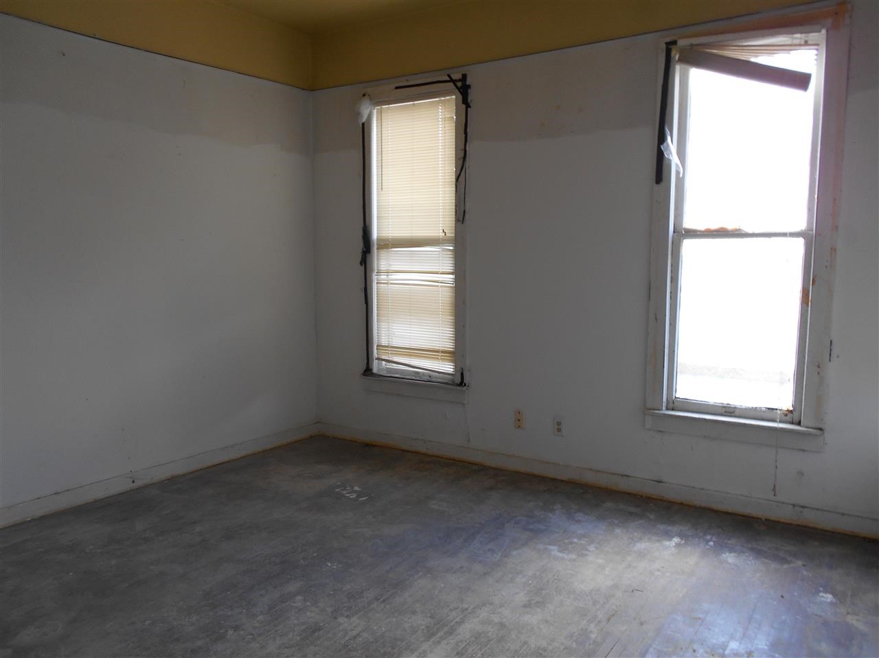 421 S Race St, Princeton, IN 47670 photo 6