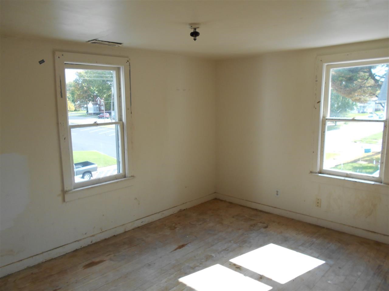 421 S Race St, Princeton, IN 47670 photo 13