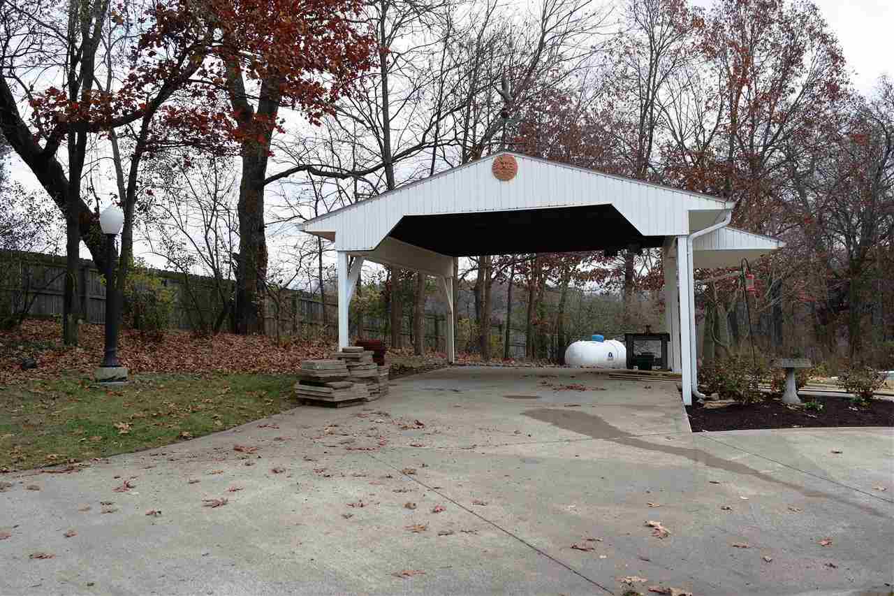 8460 E 1000 N, Kendallville, IN 46755 photo 3