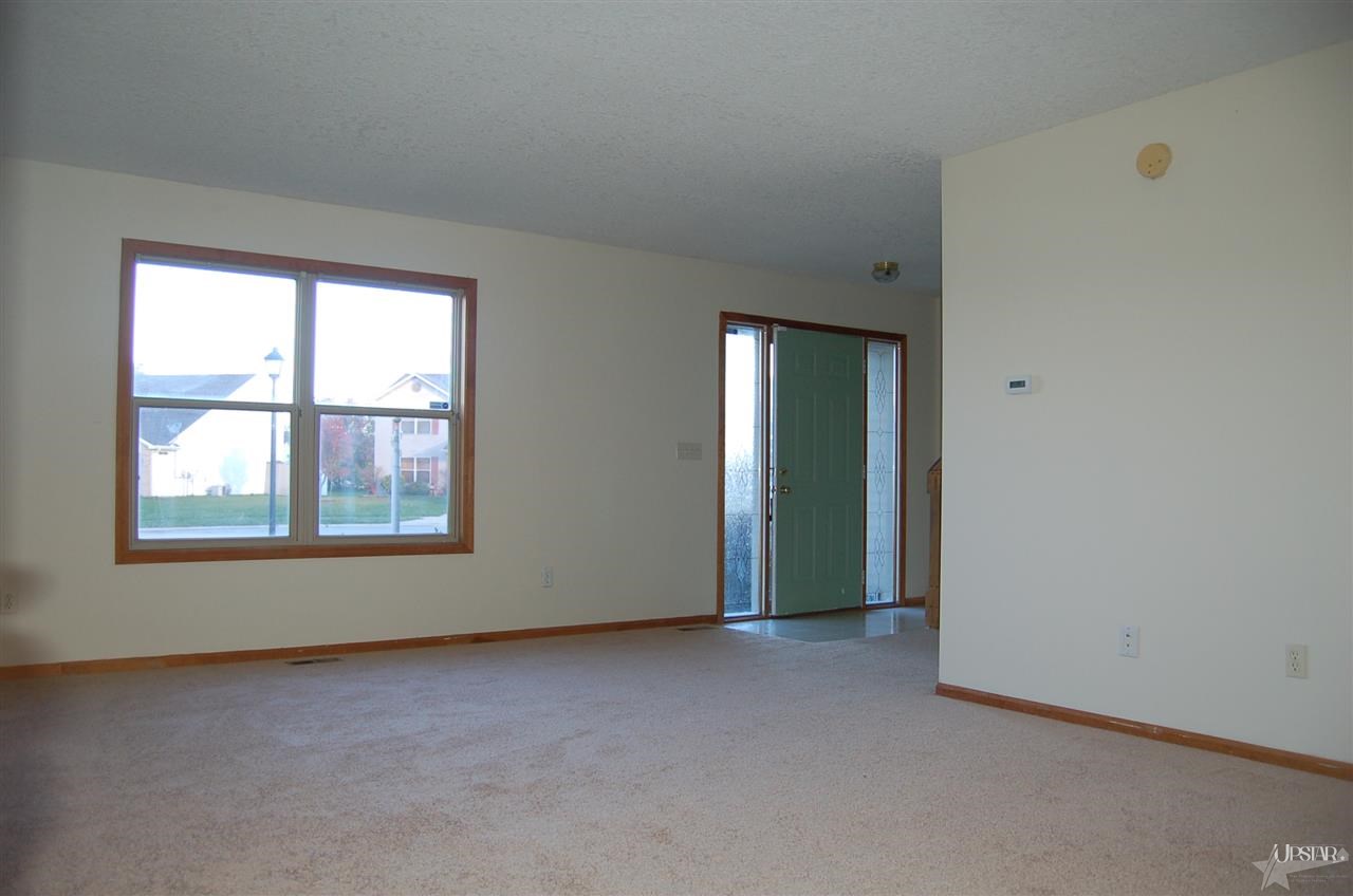 509 Briarfield Dr, Fort Wayne, IN 46825 photo 3
