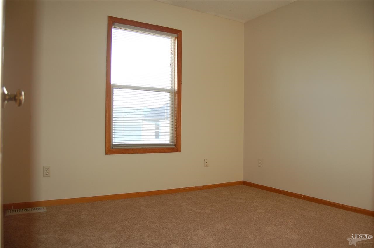 509 Briarfield Dr, Fort Wayne, IN 46825 photo 11