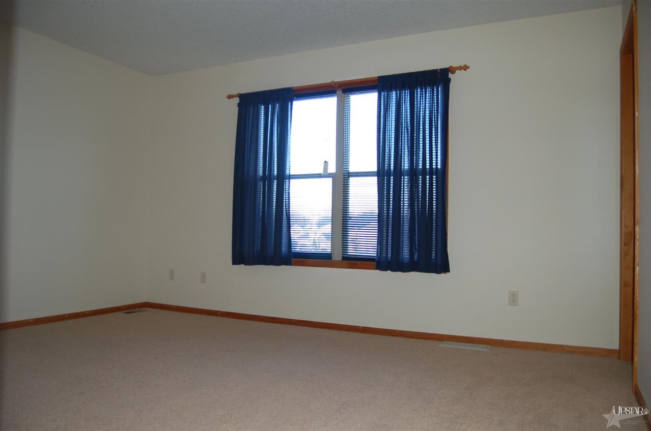 509 Briarfield Dr, Fort Wayne, IN 46825 photo 10