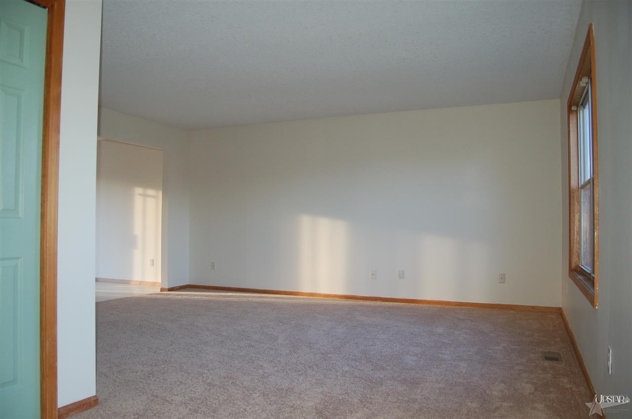 509 Briarfield Dr, Fort Wayne, IN 46825 photo 6