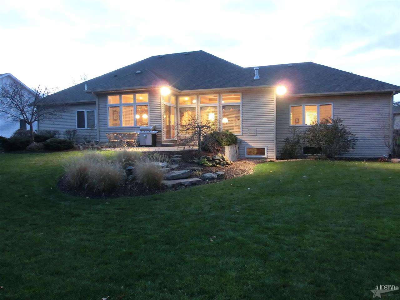 7032 Nighthawk Dr, Fort Wayne, IN 46835 photo 2