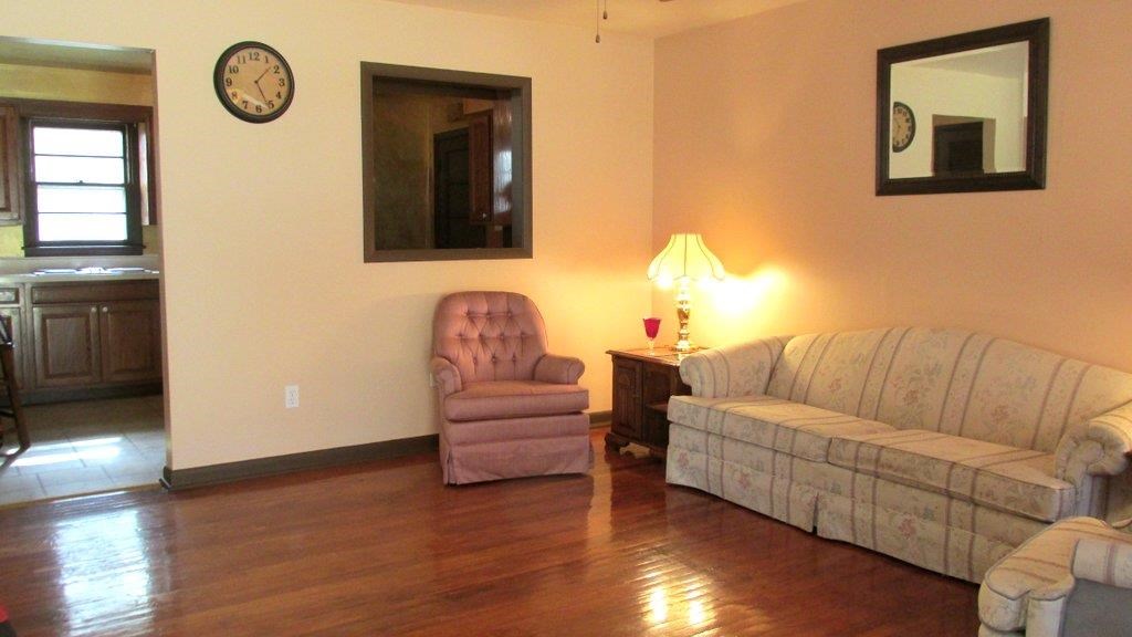 205 E North St, Petersburg, IN 47567 photo 8