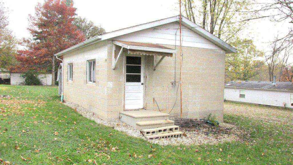 205 E North St, Petersburg, IN 47567 photo 5