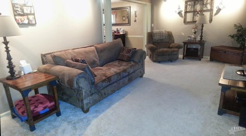 4228 Thorton Dr, Fort Wayne, IN 46815 photo 2