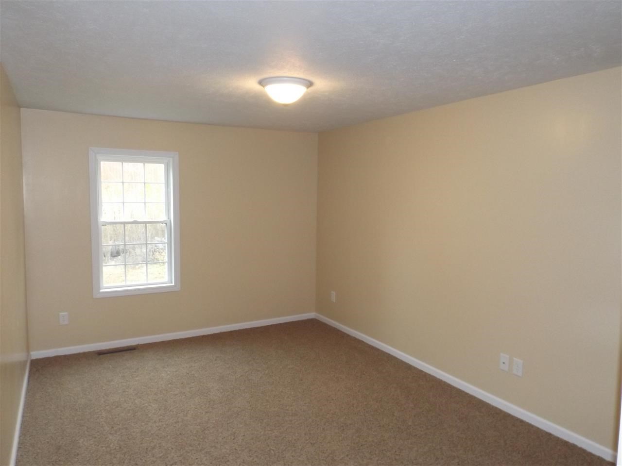 54372 Hastings St, Elkhart, IN 46514 photo 2