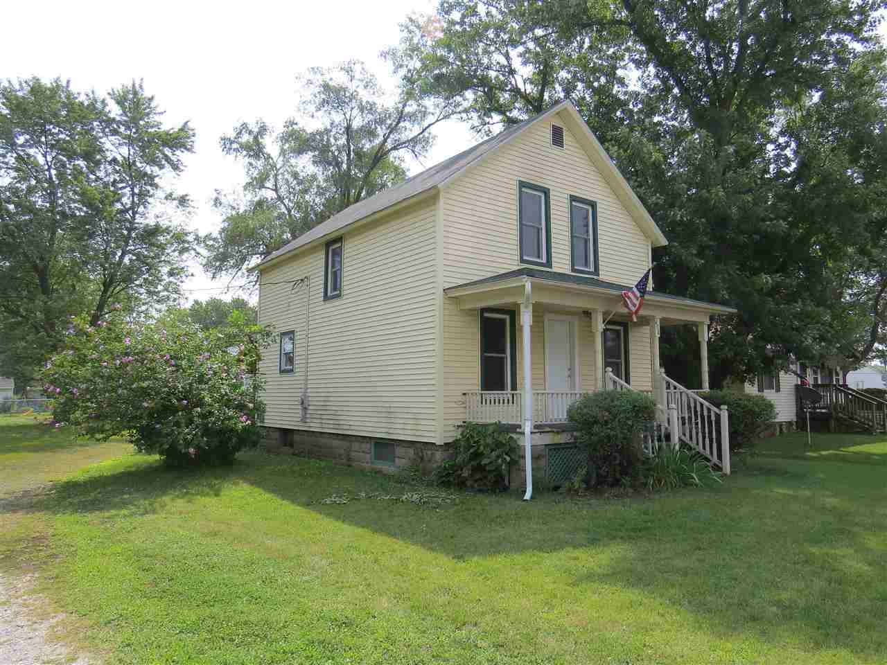 404 N Riverside Blvd, Goshen, IN 46528 photo 2