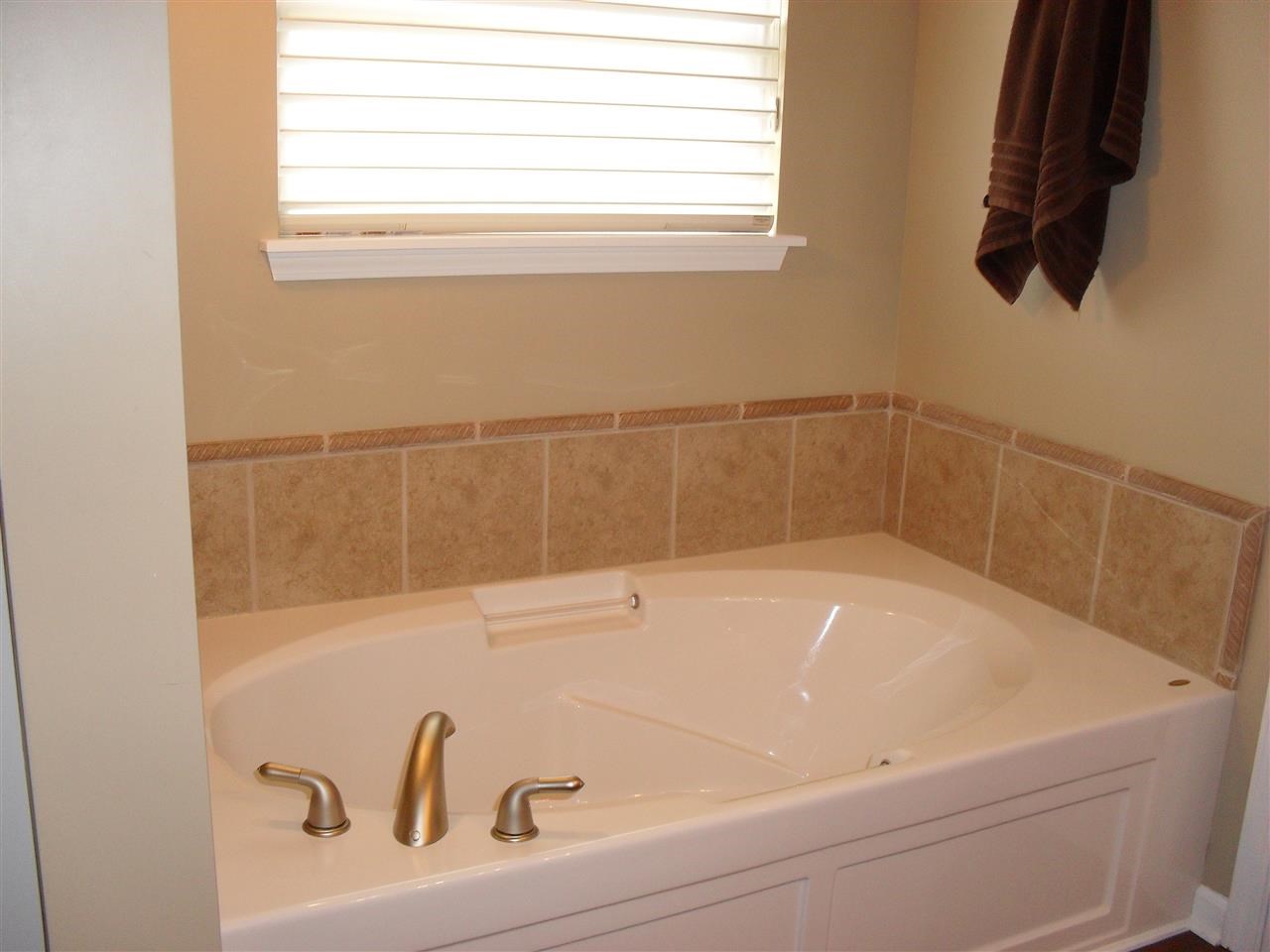 1634 Foxhaven Dr, Kokomo, IN 46902 photo 17