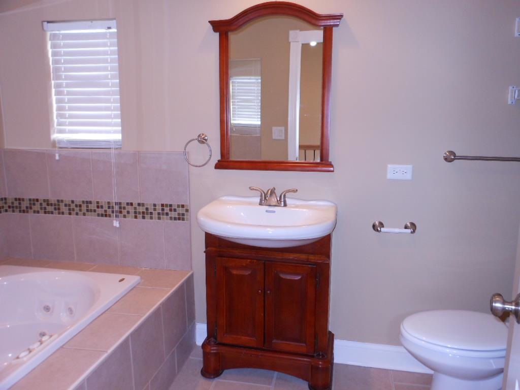 913 Mcpherson St, Elkhart, IN 46514 photo 18