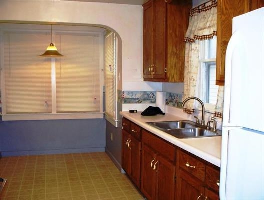 318 E North St, Kendallville, IN 46755 photo 5