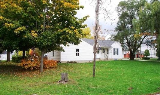 318 E North St, Kendallville, IN 46755 photo 3