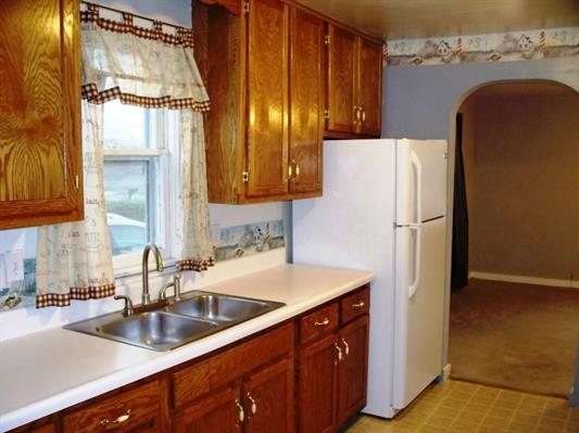 318 E North St, Kendallville, IN 46755 photo 4