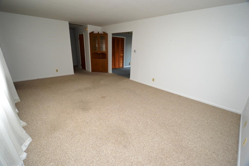 1059 E Boone St, Frankfort, IN 46041 photo 3