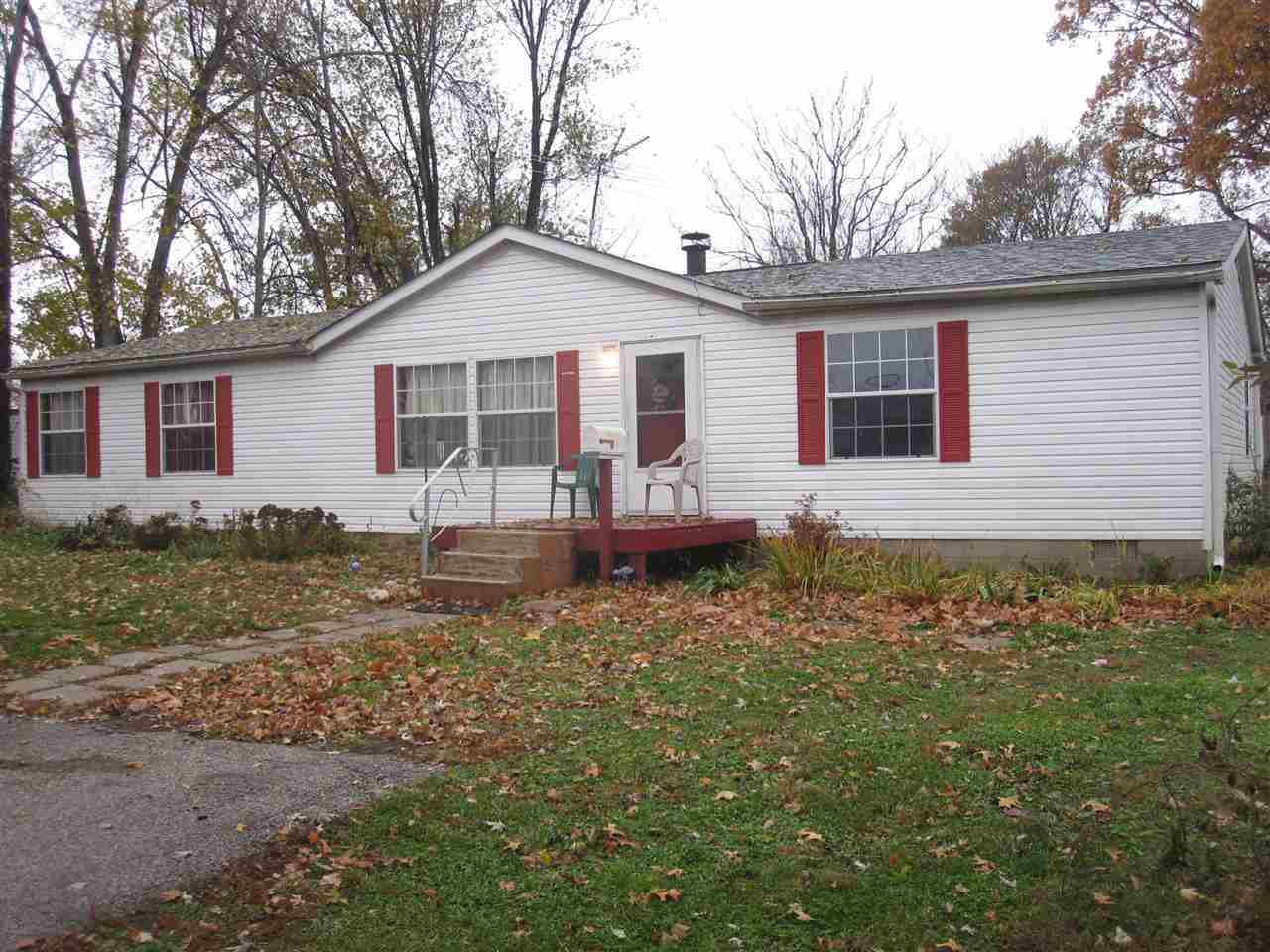 126 N East St, Oakland City, IN 47660 photo 1