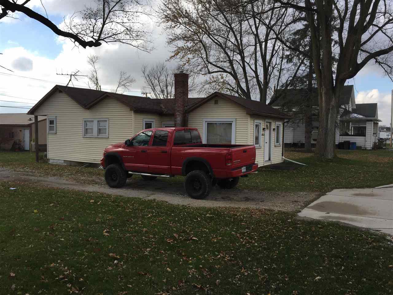 953 W Market St, Nappanee, IN 46550 photo 11