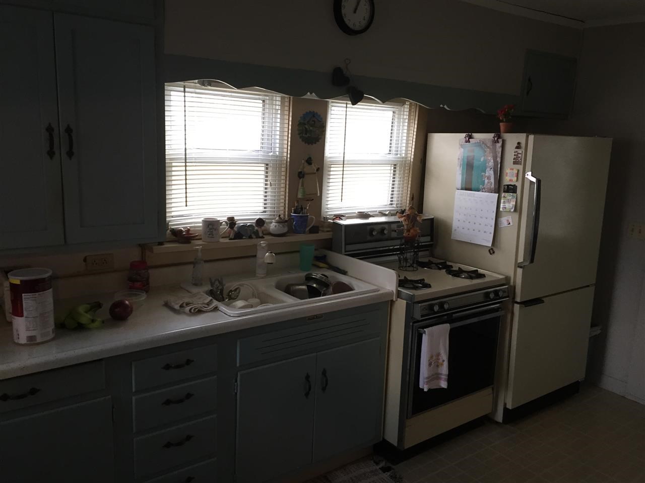 953 W Market St, Nappanee, IN 46550 photo 5