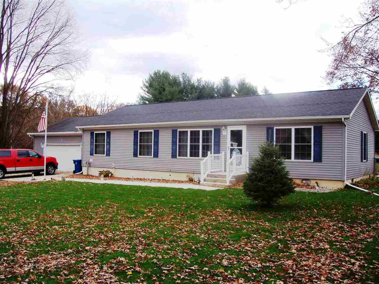 9915 Pine Rd, Plymouth, IN 46563 photo 1
