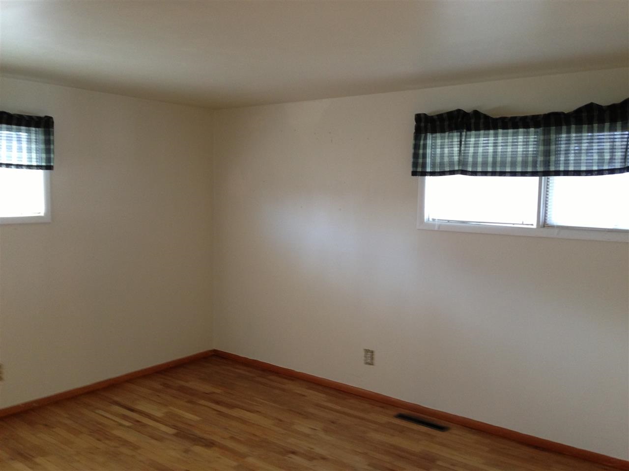 1607 Westmoor Pkwy, Goshen, IN 46526 photo 6