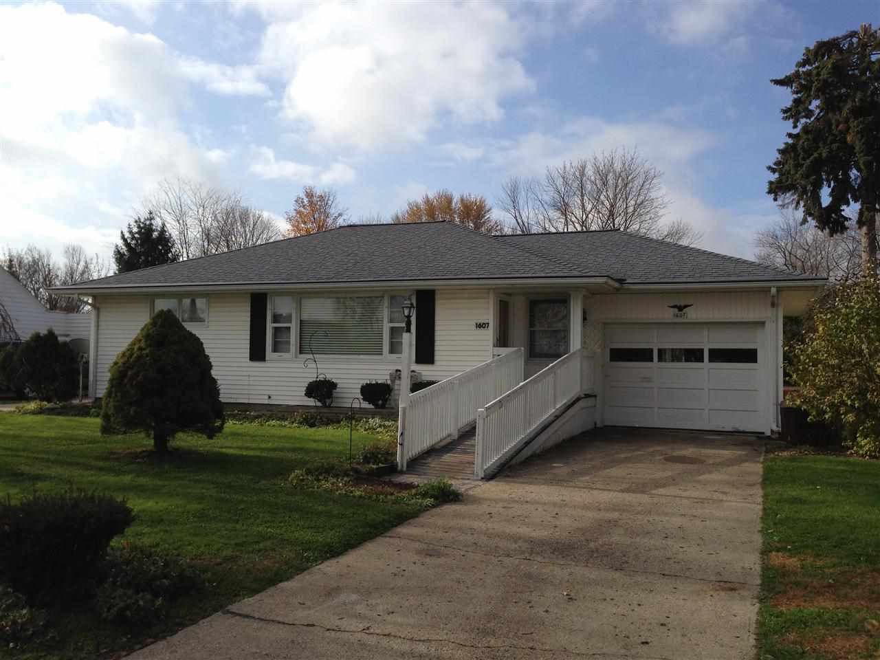 1607 Westmoor Pkwy, Goshen, IN 46526 photo 1