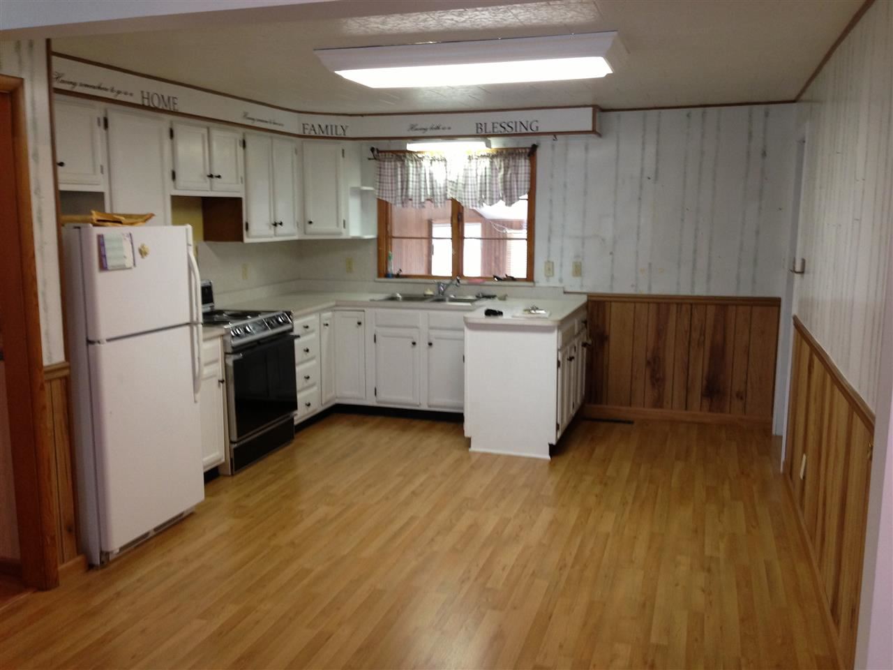 1607 Westmoor Pkwy, Goshen, IN 46526 photo 5