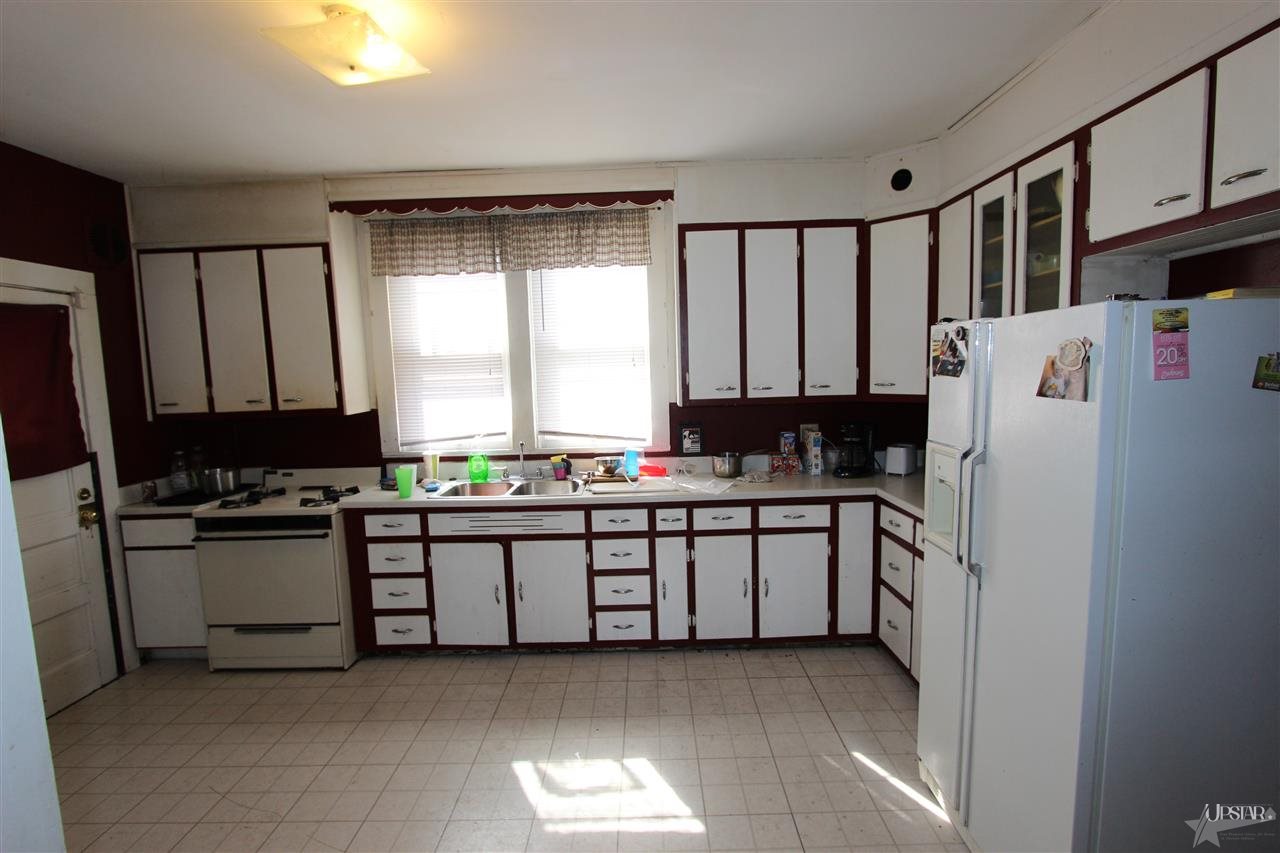 911 High St, Fort Wayne, IN 46804 photo 4