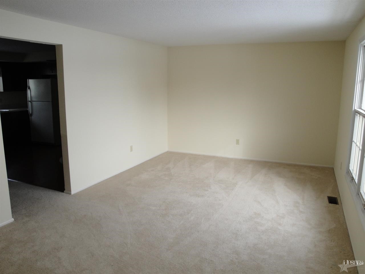 1502 Caribou Dr, Fort Wayne, IN 46804 photo 2