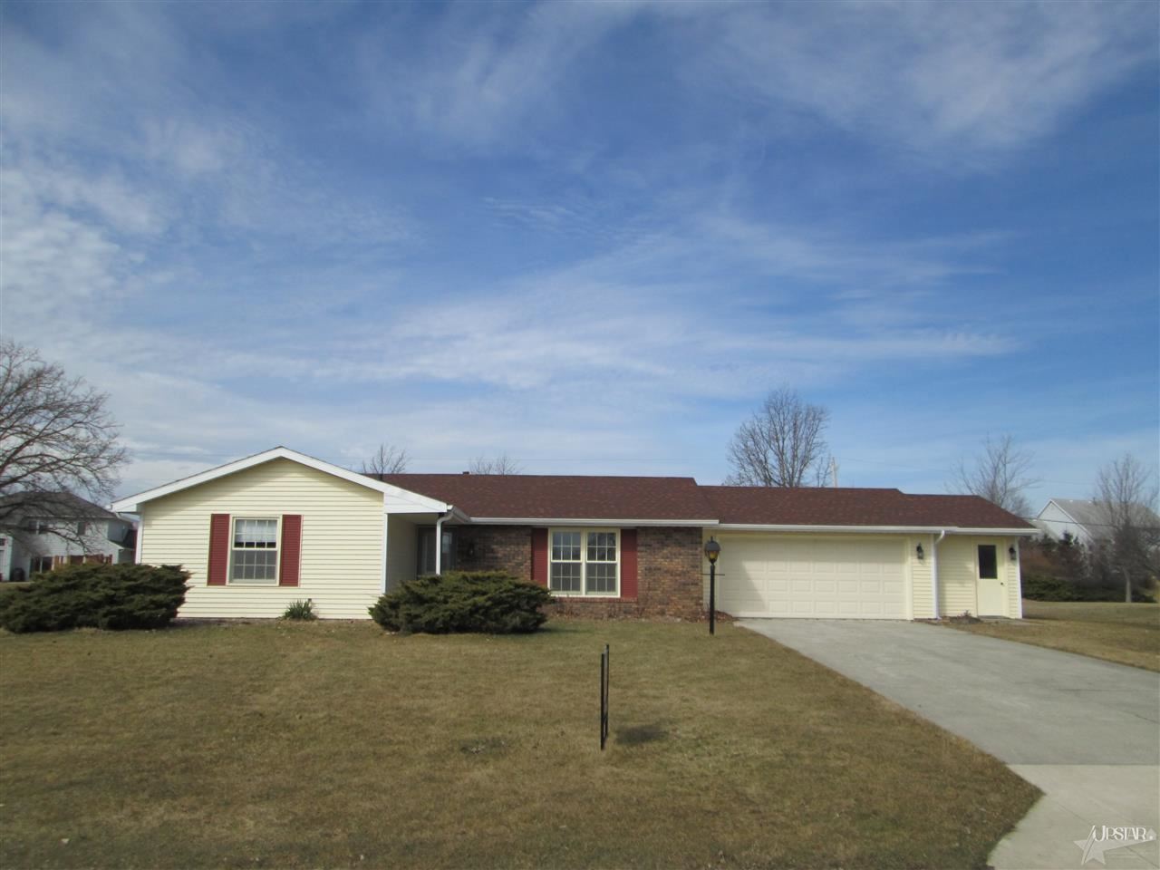 1502 Caribou Dr, Fort Wayne, IN 46804 photo 1
