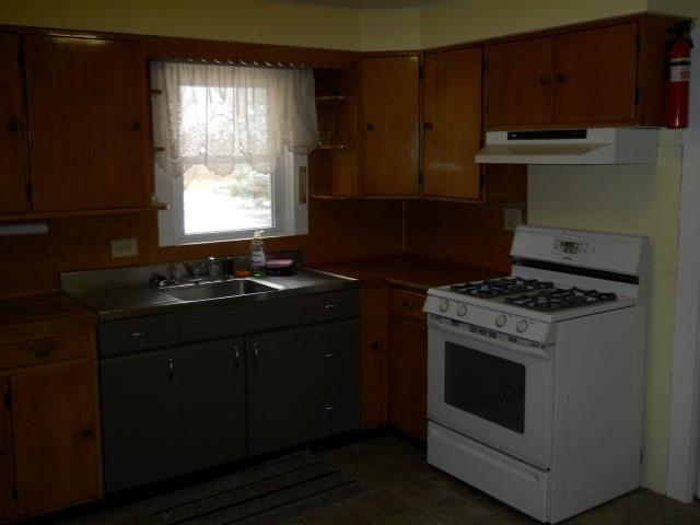 732 W Center St, Warsaw, IN 46580 photo 4