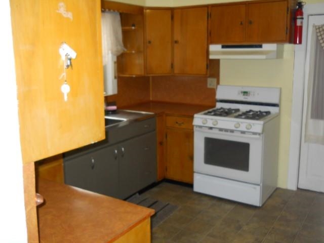 732 W Center St, Warsaw, IN 46580 photo 3