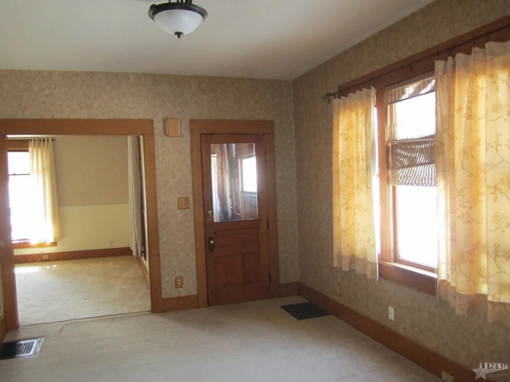 500 E King St, Garrett, IN 46738 photo 7