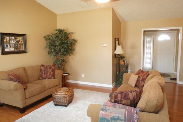 736 Imperial Dr, Evansville, IN 47711 photo 3