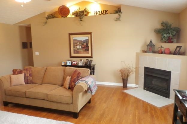 736 Imperial Dr, Evansville, IN 47711 photo 5