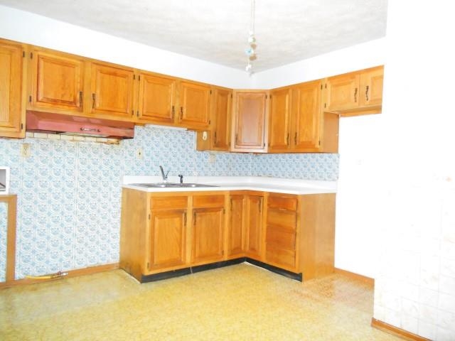 102 Tami Ln, Williamsport, IN 47993 photo 2
