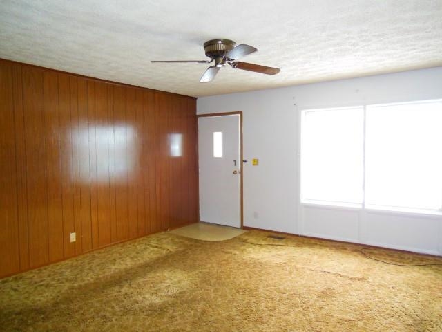 102 Tami Ln, Williamsport, IN 47993 photo 3