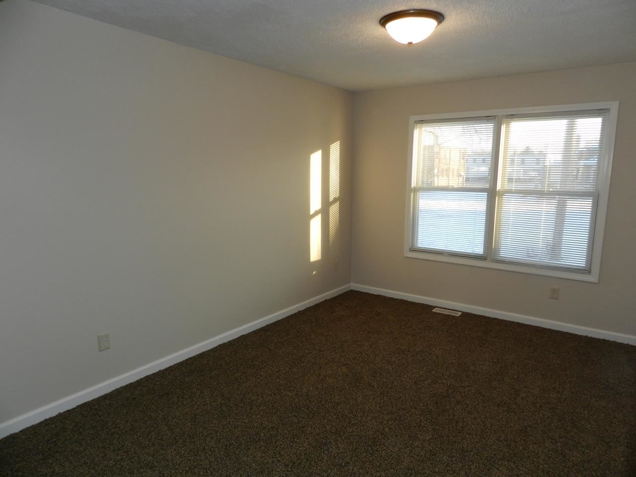 758 Roland Ct, South Bend, IN 46601 photo 3