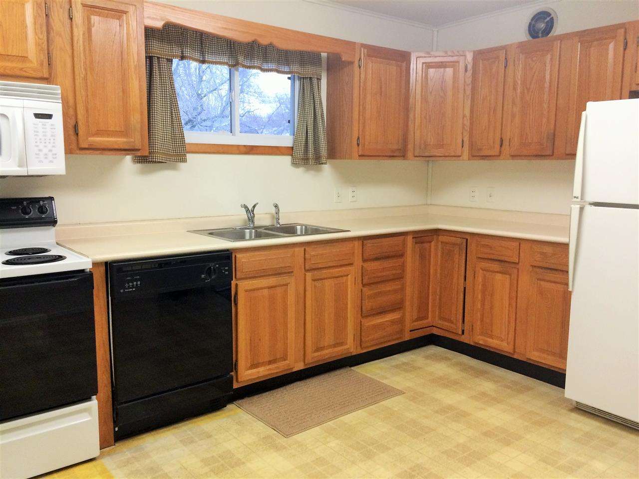 213 W Highland Ave, Marion, IN 46952 photo 2