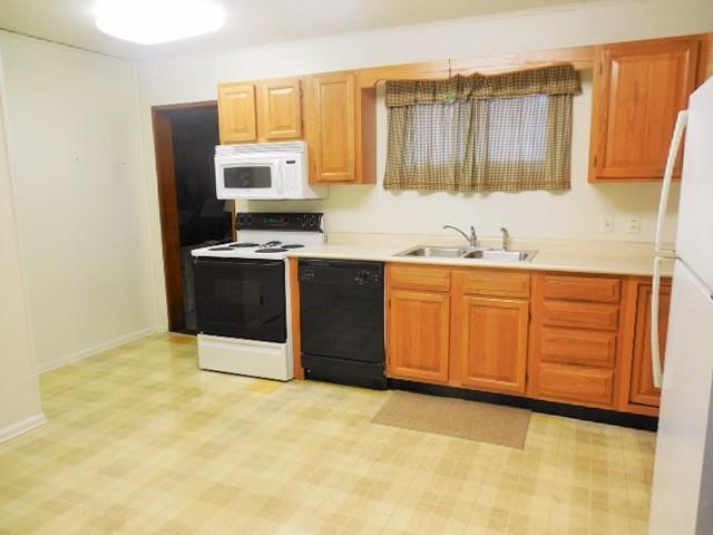 213 W Highland Ave, Marion, IN 46952 photo 3