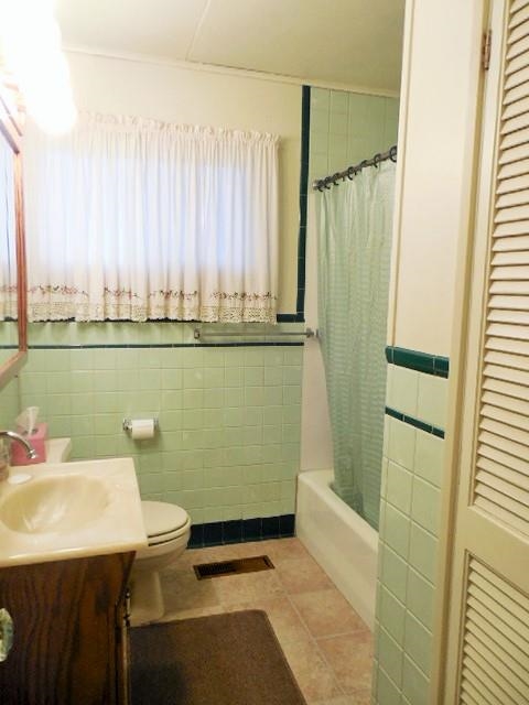 213 W Highland Ave, Marion, IN 46952 photo 6