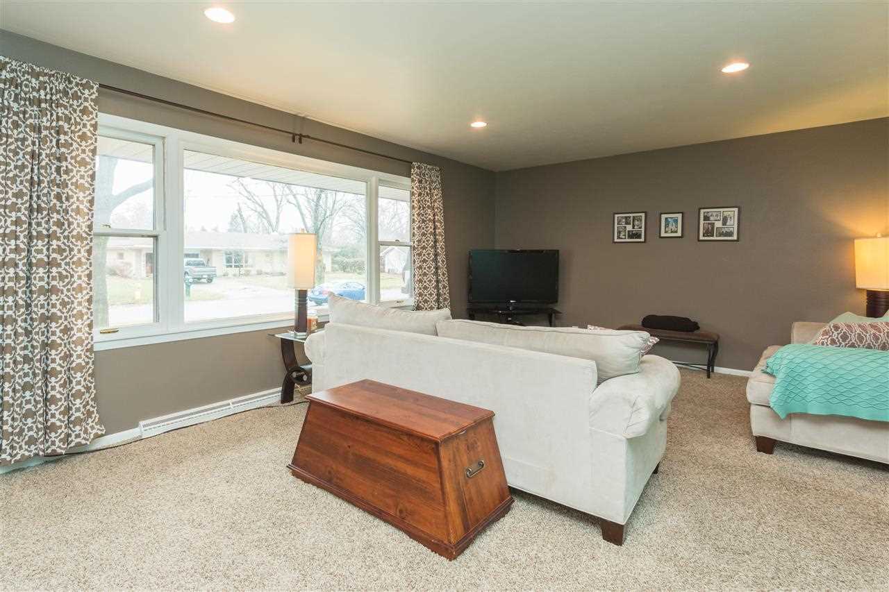 1539 N Bay Dr, Elkhart, IN 46514 photo 5