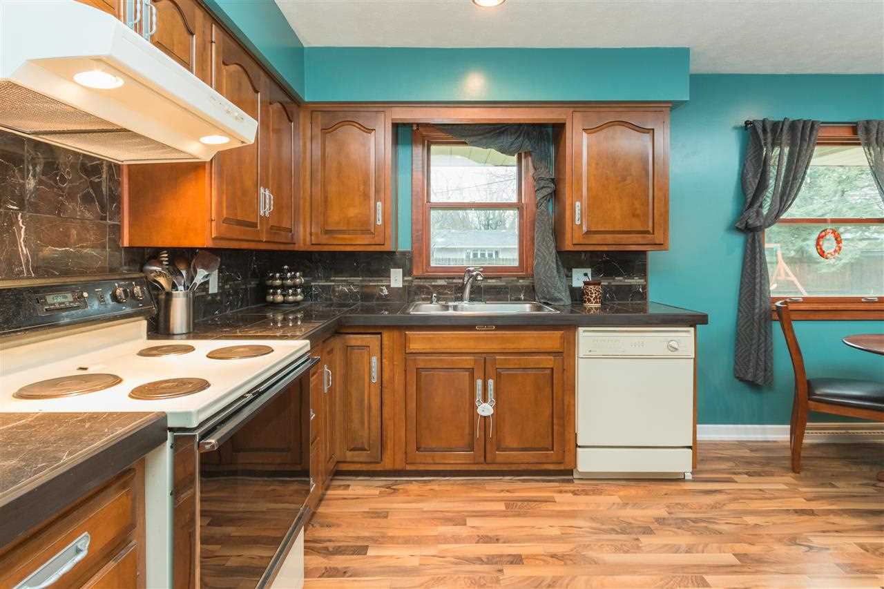1539 N Bay Dr, Elkhart, IN 46514 photo 8