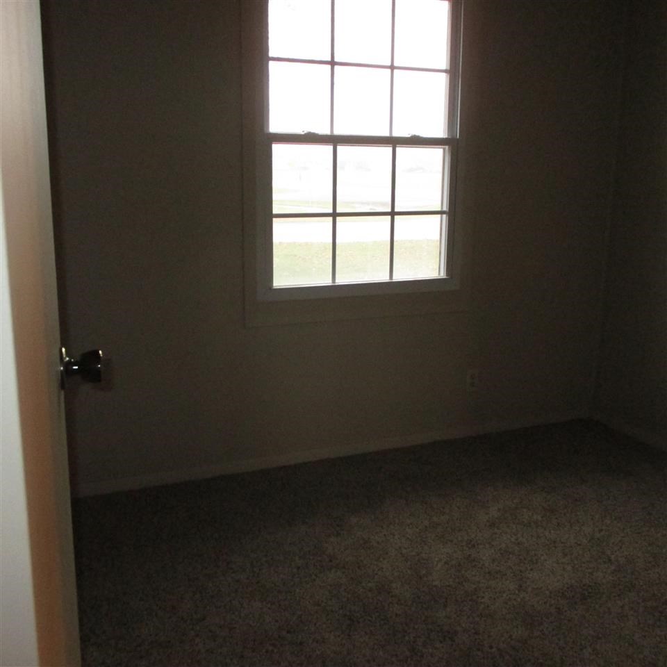 527 N Pine St, Monon, IN 47959 photo 10