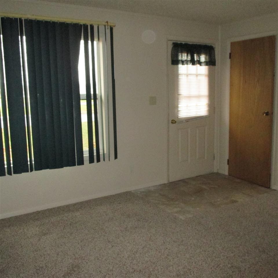 527 N Pine St, Monon, IN 47959 photo 5
