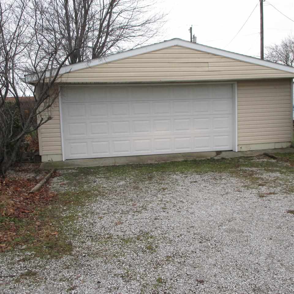 527 N Pine St, Monon, IN 47959 photo 2