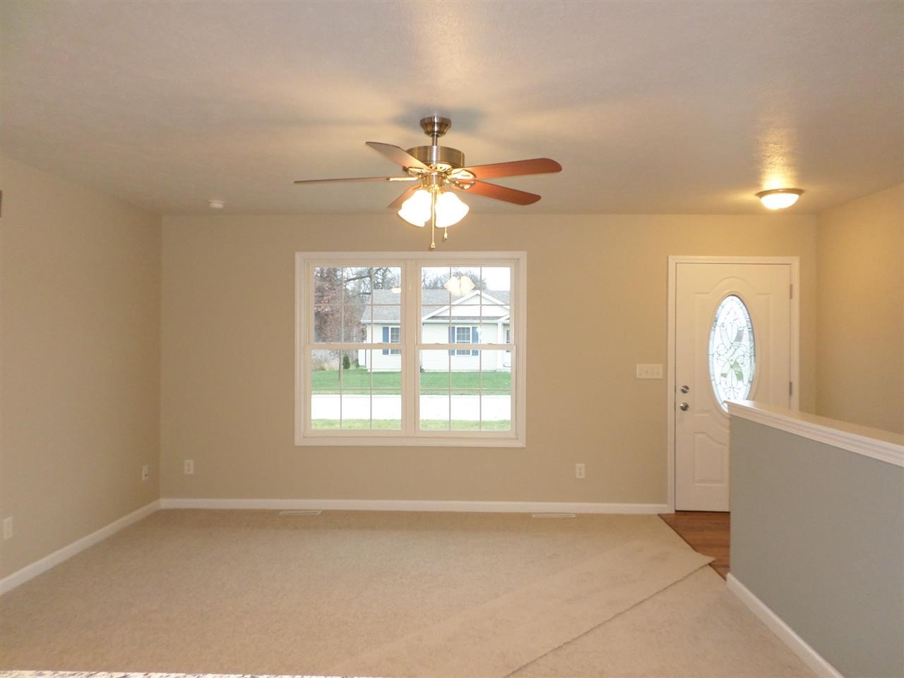 30749 Swede Dr, Elkhart, IN 46516 photo 2